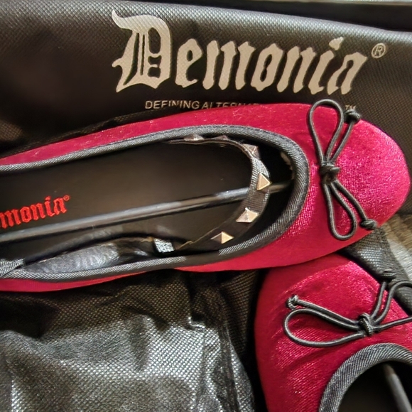 NWT Demonia Draco7/ BYVEl Size 6. - Picture 7 of 10